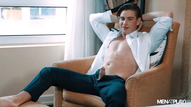 MenAtPlay – Reno Gold – Golden Boy