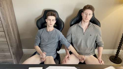 OnlyFans – TheStepBrothers – Watching porn and jerking off together
